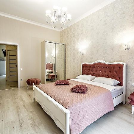 American Apartment Lviv Extérieur photo